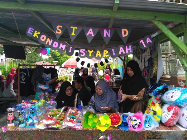 Prodi Ekonomi Syariah Menggelar Bazar pada Acara Wisudah STAIN Bengkalis